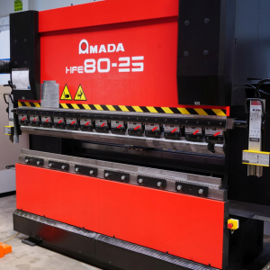 AMADA HFE 80 t x 2550 mm, 8 osi CNC